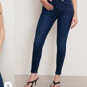 Good American Women’s Petite Skinny Jeans